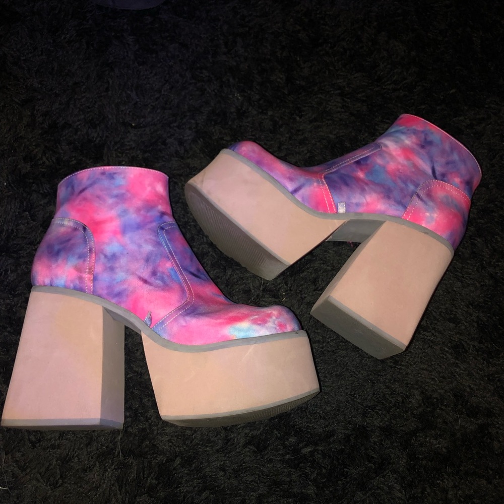 YRU pastel vida Platforms